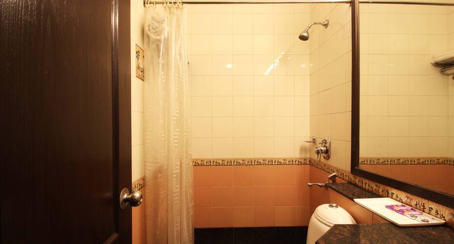 TG Rooms Sector 26, Gurgaon 3